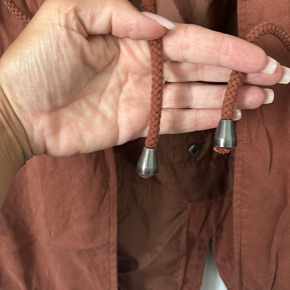 Lightweight, hooded knee length jacket - Picture 3 of 6